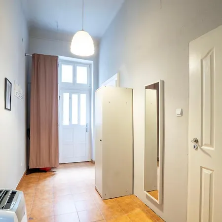 Апартаменты Bellevue Wesselenyi 56